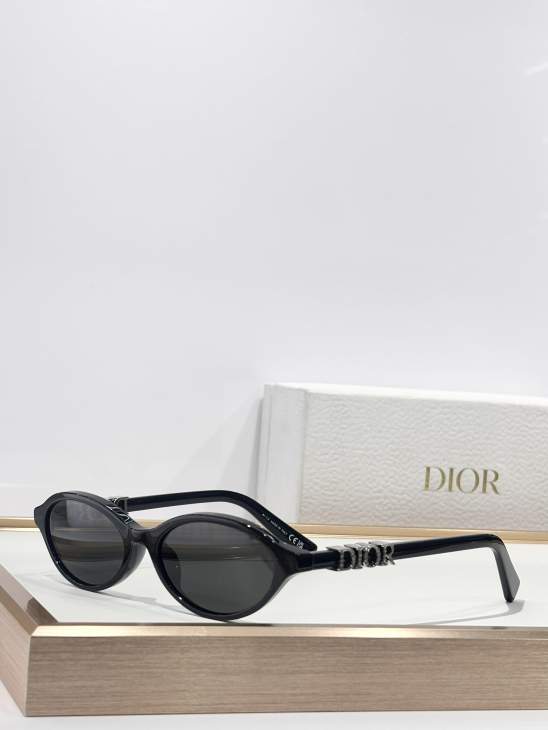Picture of Dior Sunglasses _SKUfw76989620fw